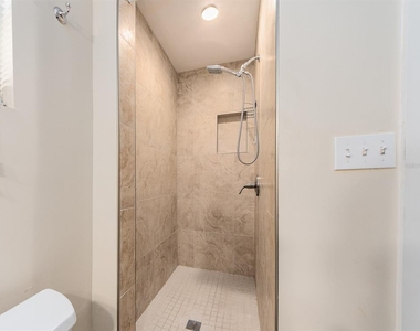 2242 Indian Avenue S - Photo Thumbnail 11