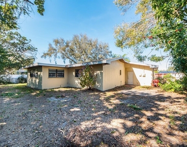 2242 Indian Avenue S - Photo Thumbnail 18