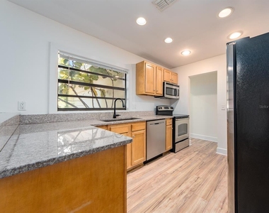 2242 Indian Avenue S - Photo Thumbnail 6