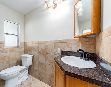 2242 Indian Avenue S - Photo Thumbnail 13