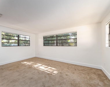 2242 Indian Avenue S - Photo Thumbnail 4