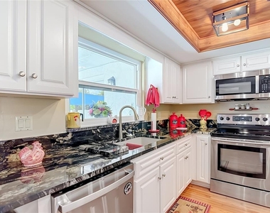 3008 Ripplewood Drive - Photo Thumbnail 16