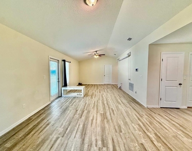 2904 E Columbus Drive - Photo Thumbnail 8
