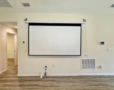 2904 E Columbus Drive - Photo Thumbnail 6