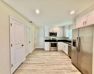 2904 E Columbus Drive - Photo Thumbnail 14