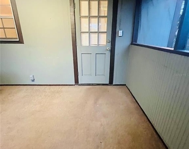 5325 Lime Avenue - Photo Thumbnail 6
