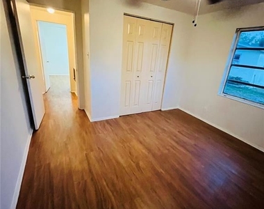 5325 Lime Avenue - Photo Thumbnail 16