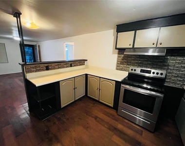 5325 Lime Avenue - Photo Thumbnail 10