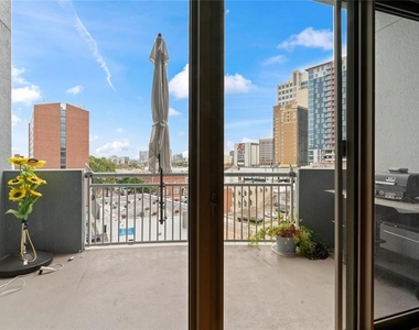 1108 N Franklin Street - Photo Thumbnail 21