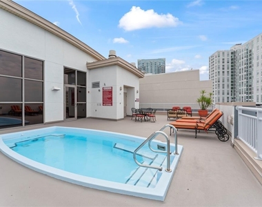 1108 N Franklin Street - Photo Thumbnail 31