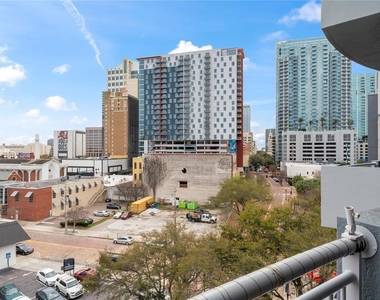 1108 N Franklin Street - Photo Thumbnail 24