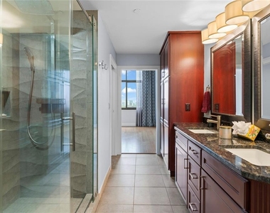 1108 N Franklin Street - Photo Thumbnail 4