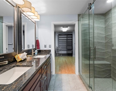 1108 N Franklin Street - Photo Thumbnail 8
