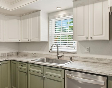 2453 Egret Boulevard - Photo Thumbnail 14