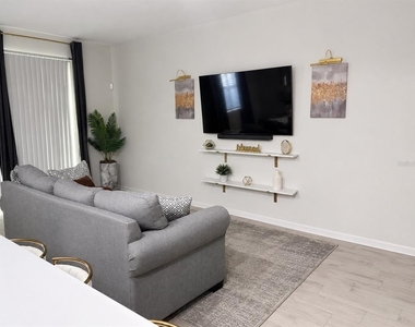 10972 Brightleaf Court - Photo Thumbnail 3