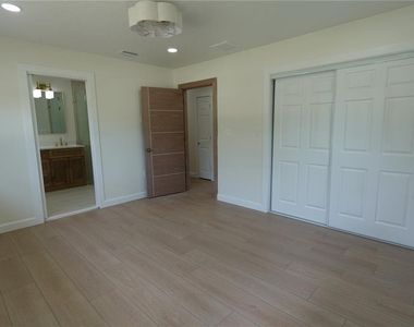 5 S Hercules Avenue - Photo Thumbnail 16