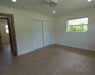 5 S Hercules Avenue - Photo Thumbnail 15