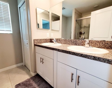 7026 Samuel Ivy Drive - Photo Thumbnail 21