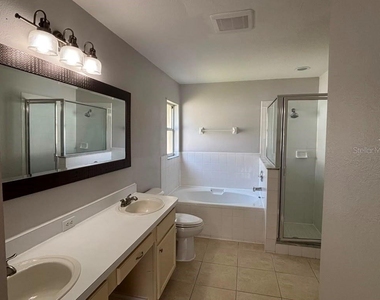3231 Castle Rock Circle - Photo Thumbnail 9