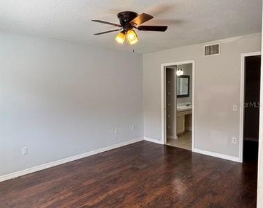 3231 Castle Rock Circle - Photo Thumbnail 6