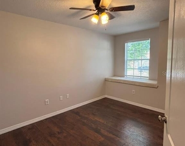 3231 Castle Rock Circle - Photo Thumbnail 17