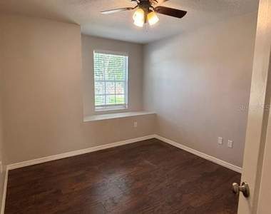 3231 Castle Rock Circle - Photo Thumbnail 19