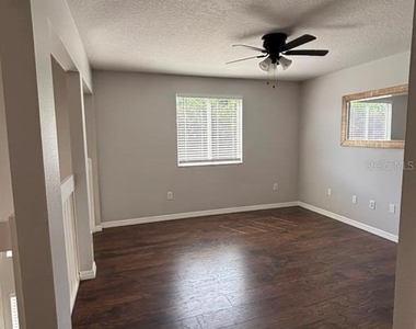 3231 Castle Rock Circle - Photo Thumbnail 11