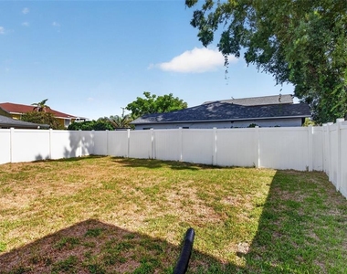 3022 W Douglas Street - Photo Thumbnail 14