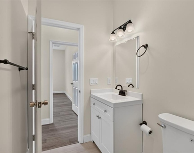 3022 W Douglas Street - Photo Thumbnail 12