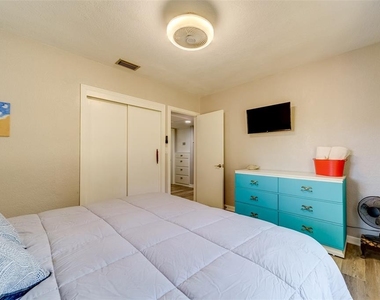 10802 Mohawk Road - Photo Thumbnail 17
