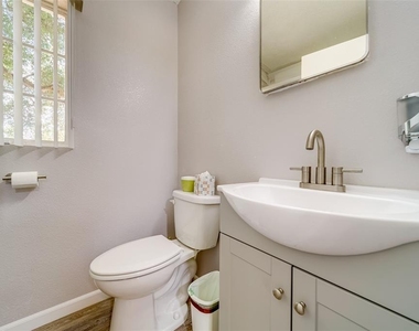 10802 Mohawk Road - Photo Thumbnail 18