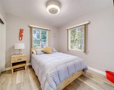 10802 Mohawk Road - Photo Thumbnail 21