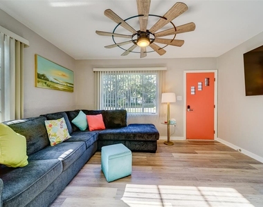 10802 Mohawk Road - Photo Thumbnail 3