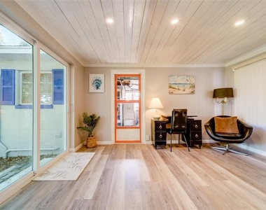 10802 Mohawk Road - Photo Thumbnail 12
