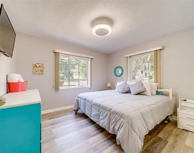 10802 Mohawk Road - Photo Thumbnail 15