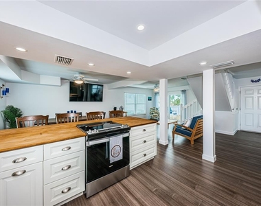8432 W Gulf Boulevard - Photo Thumbnail 31
