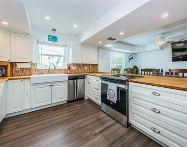 8432 W Gulf Boulevard - Photo Thumbnail 25