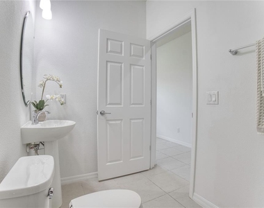 5270 Brydon Woods Circle - Photo Thumbnail 4