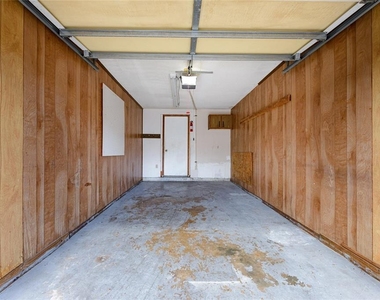 1023 Spring Meadow Drive - Photo Thumbnail 21