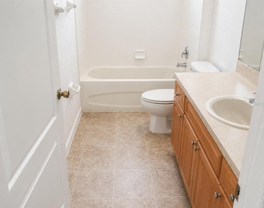 101 Bonito Way - Photo Thumbnail 11