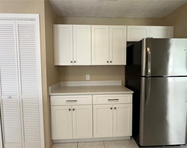 7107 Blair Drive - Photo Thumbnail 4