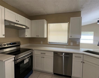 7107 Blair Drive - Photo Thumbnail 6