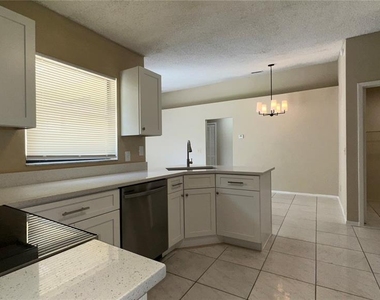 7107 Blair Drive - Photo Thumbnail 2