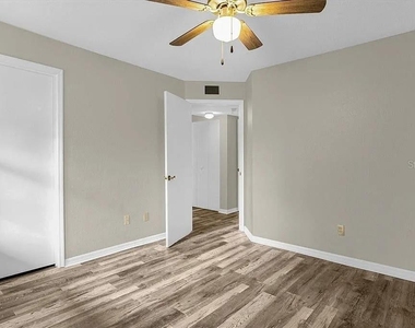 7210 Westpointe Boulevard - Photo Thumbnail 3
