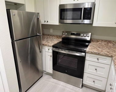 7210 Westpointe Boulevard - Photo Thumbnail 8