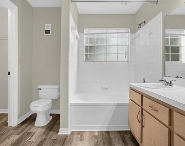 7210 Westpointe Boulevard - Photo Thumbnail 14