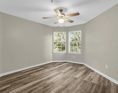7210 Westpointe Boulevard - Photo Thumbnail 12