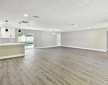22 Felter Lane - Photo Thumbnail 8