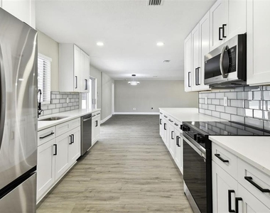 22 Felter Lane - Photo Thumbnail 10