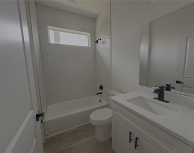 1852 W Quaker Lane - Photo Thumbnail 26